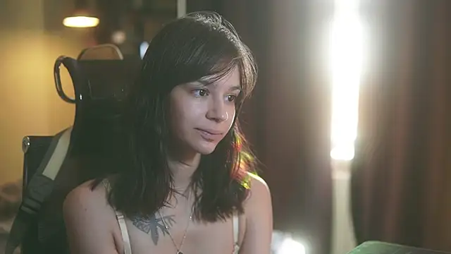 alyssa sweet online show from September 2025 04:25:01 AM