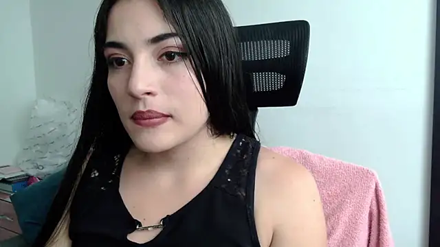 Snapshot of Honey_Aynur20 chatting on December 2024 08:25:02 PM Honey Aynur20 online show from December 2024 08:25:02 PM