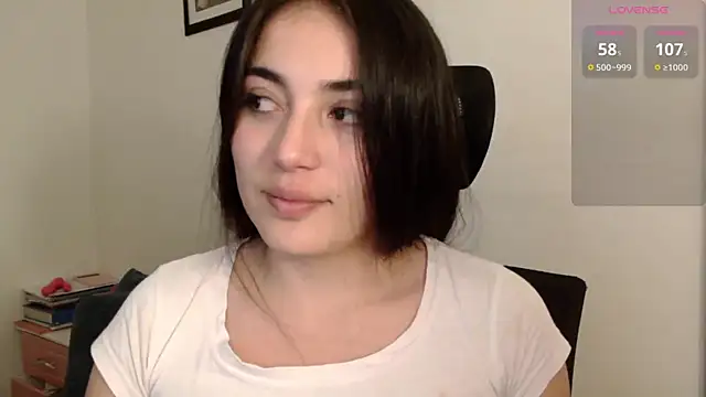 Snapshot of Honey_Aynur20 chatting on January 2025 12:06:02 AM Honey Aynur20 online show from January 2025 12:06:02 AM