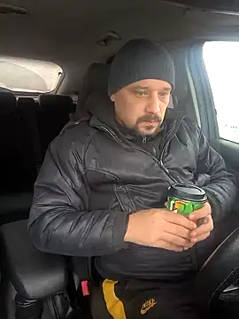 Snapshot of DanielOhCool chatting on December 2024 11:40:01 AM DanielOhCool online show from December 2024 11:40:01 AM