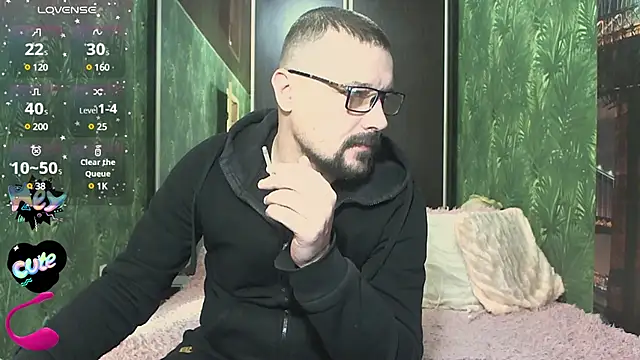 Snapshot of DanielOhCool chatting on December 2024 11:07:02 AM DanielOhCool online show from December 2024 11:07:02 AM