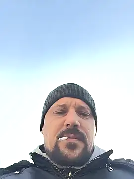 Snapshot of DanielOhCool chatting on February 2025 11:10:02 AM DanielOhCool online show from February 2025 11:10:02 AM