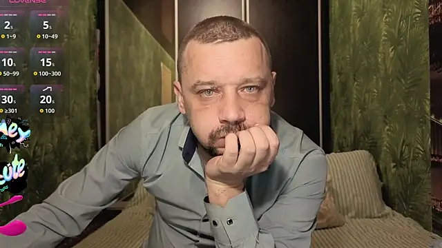 Snapshot of DanielOhCool chatting on November 2025 05:41:02 AM DanielOhCool online show from November 2025 05:41:02 AM