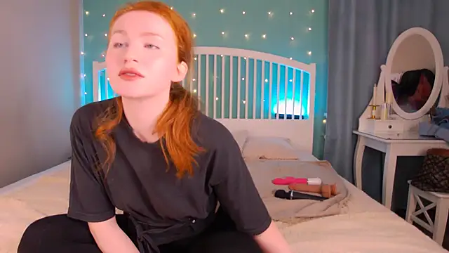 GingerArin online show from November 2025 12:48:02 PM