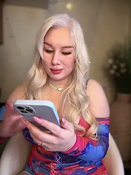 LaraHollywood online show from October 2025 06:11:02 AM