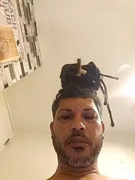 Snapshot of tropikboy chatting on March 2025 09:57:01 AM tropikboy online show from March 2025 09:57:01 AM