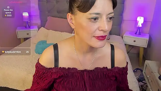 Snapshot of _Abril_W chatting on February 2025 01:43:02 AM Abril W online show from February 2025 01:43:02 AM