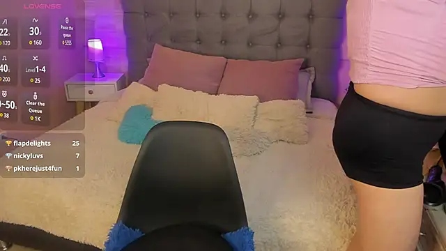 Snapshot of _Abril_W chatting on March 2025 07:12:02 PM Abril W online show from March 2025 07:12:02 PM