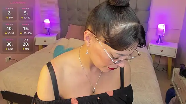 Snapshot of _Abril_W chatting on March 2025 11:49:02 PM Abril W online show from March 2025 11:49:02 PM