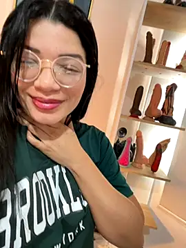 valerie lya online show from November 2025 07:46:01 PM