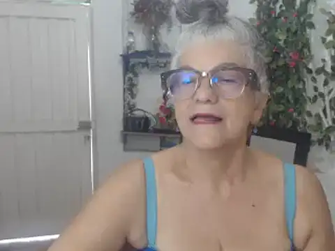 Snapshot of FunnyGrandma chatting on March 2025 05:09:01 PM FunnyGrandma online show from March 2025 05:09:01 PM