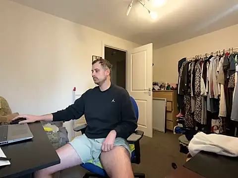 Snapshot of Kramer023 chatting on February 2025 01:53:02 PM Kramer023 online show from February 2025 01:53:02 PM