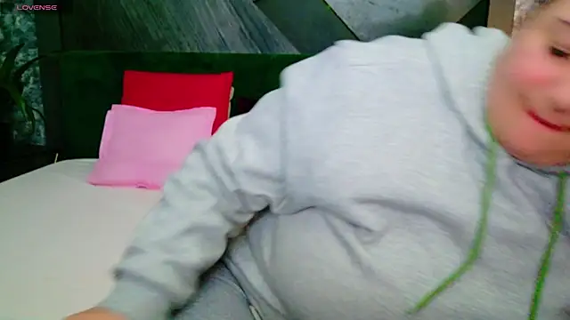 AleshaArabian online show from February 2025 07:36:01 PM