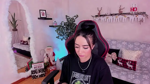 EmmyEvans1 online show from November 2025 07:46:02 PM