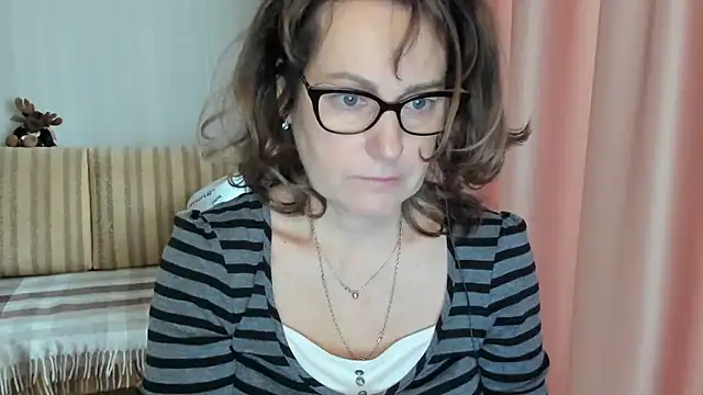 lauraoven online show from February 2025 07:01:02 AM