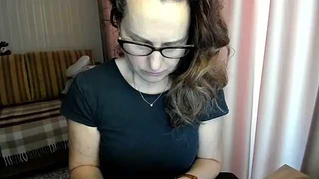 lauraoven online show from February 2026 10:03:02 AM