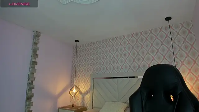 clarisKlein online show from June 2026 12:17:01 PM
