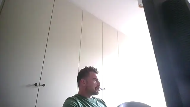 Snapshot of mrbigballs chatting on September 2025 02:38:02 PM mrbigballs online show from September 2025 02:38:02 PM