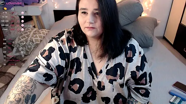 naughtykiss online show from October 2025 05:48:02 AM