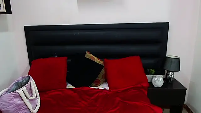 Snapshot of sensual_nataliee chatting on November 2025 03:57:01 PM sensual nataliee online show from November 2025 03:57:01 PM