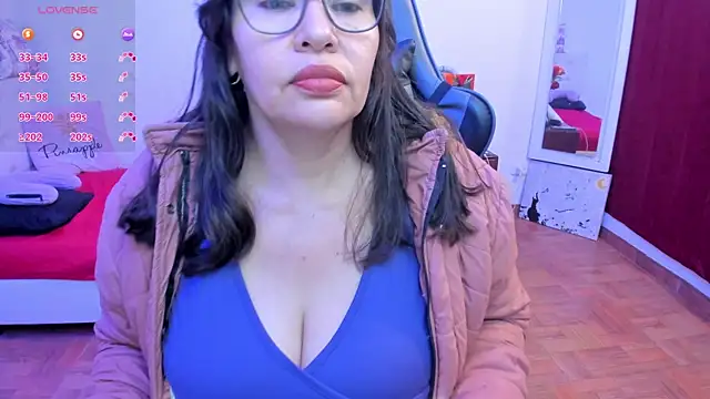 Snapshot of esmeralda_milf chatting on May 2026 08:36:01 PM esmeralda milf online show from May 2026 08:36:01 PM