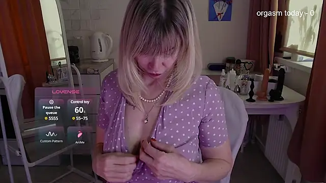 JuliaVilnet online show from March 2025 05:16:01 AM