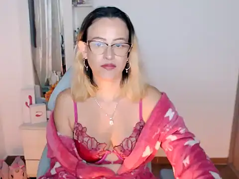 Snapshot of BOREAL_MOON chatting on April 2026 03:22:01 AM BOREAL MOON online show from April 2026 03:22:01 AM