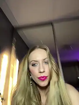 RockQueen A online show from January 2025 01:34:01 PM