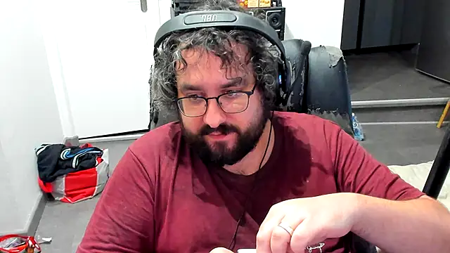 Snapshot of bears549a chatting on December 2024 10:21:02 PM bears549a online show from December 2024 10:21:02 PM