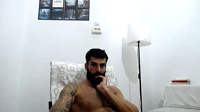 Verycutex online show from October 2025 06:43:01 PM