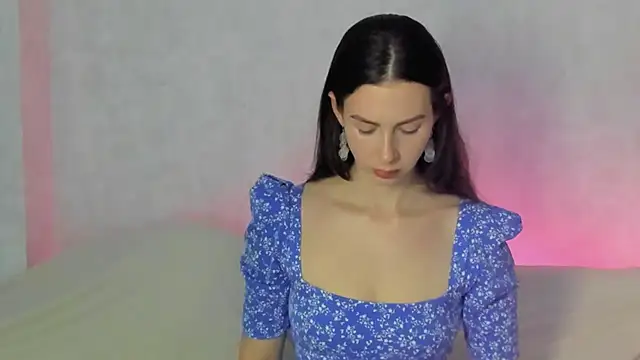 Teresa Hardly online show from November 2025 08:19:02 PM