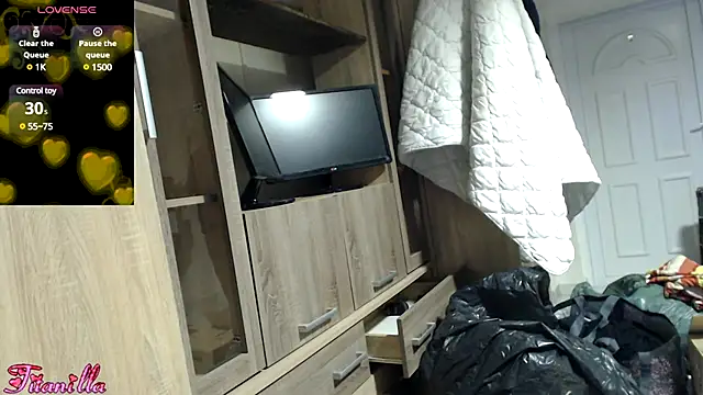 Titanilla39 online show from December 2024 05:10:01 PM