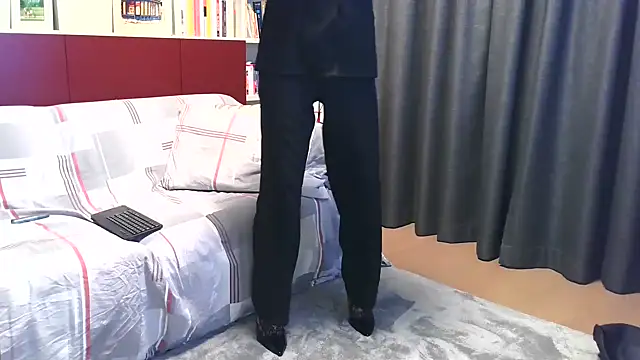 CharmingChloeXX online show from February 2025 04:44:01 PM