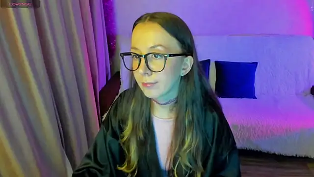 Snapshot of CurlySteph chatting on September 2025 03:24:02 PM CurlySteph online show from September 2025 03:24:02 PM