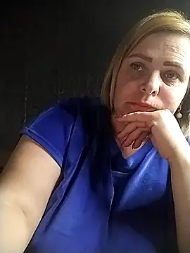 Snapshot of EvaCristal chatting on May 2026 05:40:01 PM EvaCristal online show from May 2026 05:40:01 PM