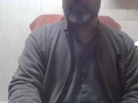 Snapshot of hairymaster95 chatting on January 2025 04:11:02 AM hairymaster95 online show from January 2025 04:11:02 AM