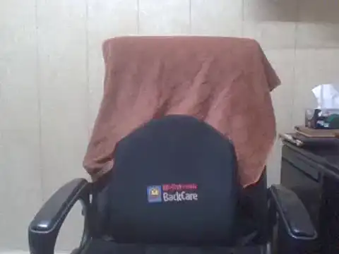 Snapshot of hairymaster95 chatting on January 2025 03:57:01 AM hairymaster95 online show from January 2025 03:57:01 AM