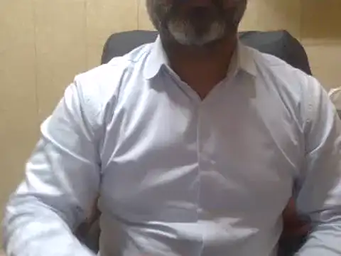 Snapshot of hairymaster95 chatting on January 2025 04:06:01 AM hairymaster95 online show from January 2025 04:06:01 AM