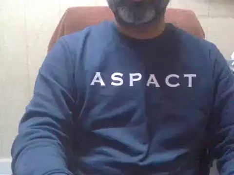 Snapshot of hairymaster95 chatting on February 2025 07:18:01 AM hairymaster95 online show from February 2025 07:18:01 AM