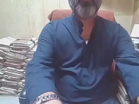 Snapshot of hairymaster95 chatting on October 2025 03:29:01 AM hairymaster95 online show from October 2025 03:29:01 AM