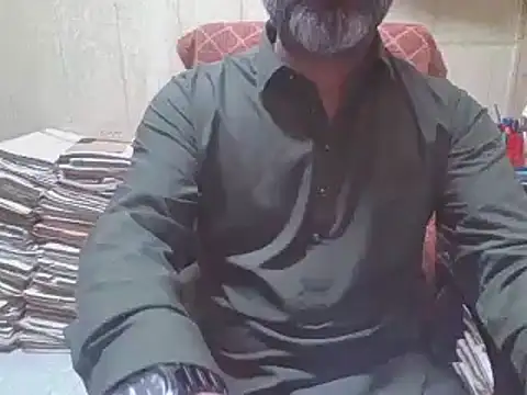 Snapshot of hairymaster95 chatting on October 2025 04:34:02 AM hairymaster95 online show from October 2025 04:34:02 AM