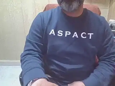 Snapshot of hairymaster95 chatting on November 2025 05:55:01 AM hairymaster95 online show from November 2025 05:55:01 AM