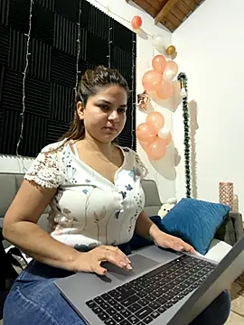 Snapshot of nurse_becky chatting on December 2025 11:10:01 PM nurse becky online show from December 2025 11:10:01 PM