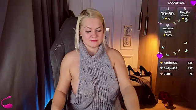 Snapshot of YolandaKiss chatting on January 2025 02:53:02 AM YolandaKiss online show from January 2025 02:53:02 AM
