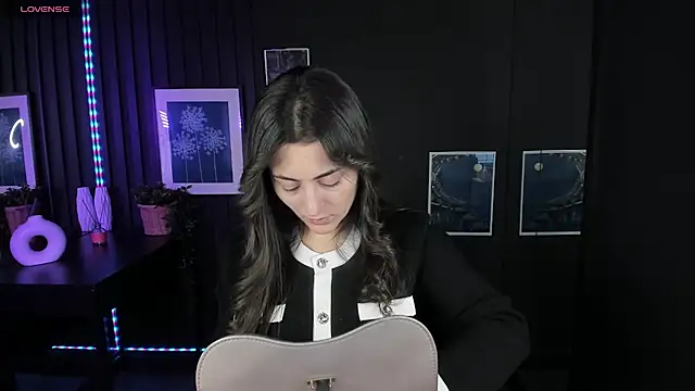 KylieMellow online show from February 2025 05:20:01 AM