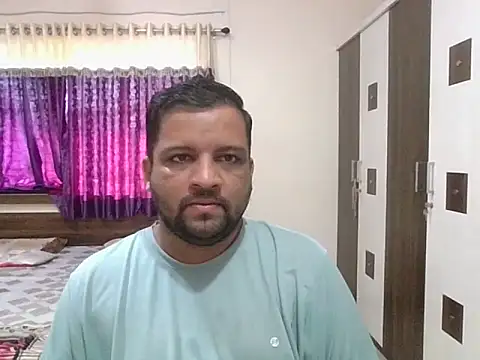 Snapshot of dhruv_love chatting on October 2025 04:04:02 AM dhruv love online show from October 2025 04:04:02 AM