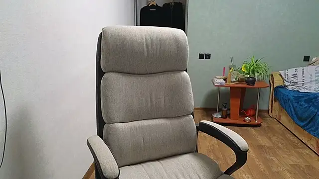 Remy Miles online show from November 2025 03:33:02 PM