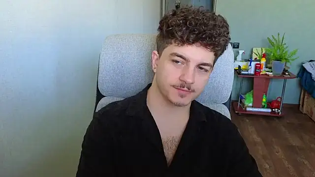 Snapshot of Remy_Miles chatting on May 2026 05:35:01 AM Remy Miles online show from May 2026 05:35:01 AM