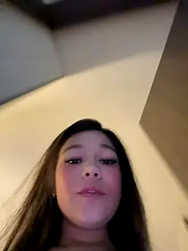 Alyshanon18 online show from January 2026 04:15:01 AM