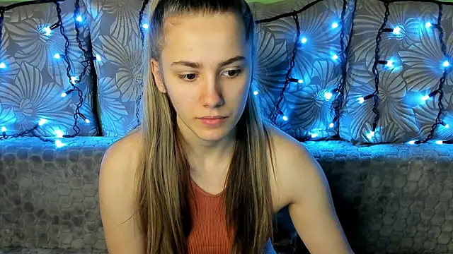 MaggieCake online show from December 2024 04:25:02 AM